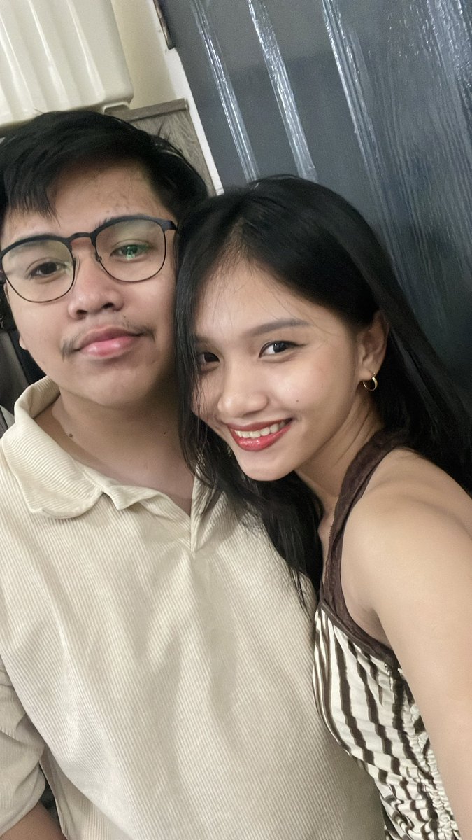thyeritquearcus's tweet photo. to more holidays with you, babe https://t.co/yn4p3czKha