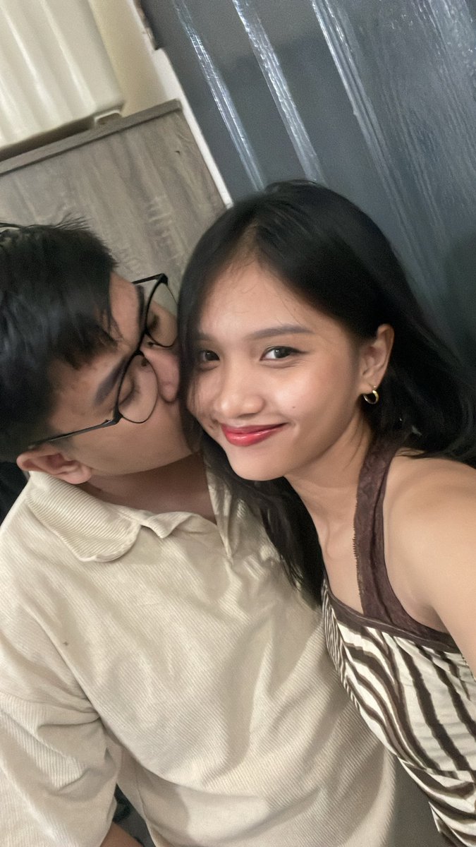 thyeritquearcus's tweet photo. to more holidays with you, babe https://t.co/yn4p3czKha