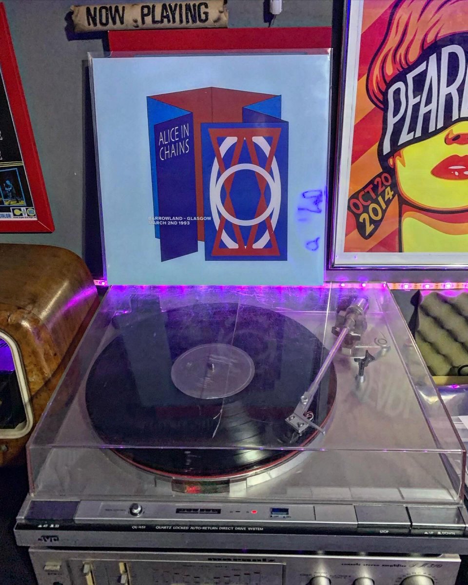 Listening to <a href="/AliceInChains/">Alice in Chains</a> – Barrowland Glasgow March 2nd 1993 ❤️🤘🔥