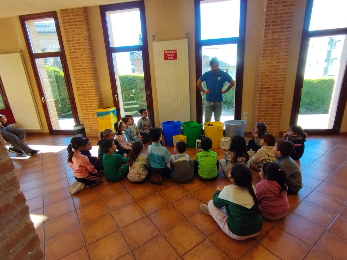 Fundación Oxígeno (@fundaciono2) on Twitter photo #Almazán
#Soria
Reducir es lo principal para conseguir que nuestros ecosistemas se llenen de plásticos, esa es una de las "R" que más insistimos en toda la campaña. En estos días en la provincia de Soria
<a href="/jcyl/">Junta de Castilla y León</a> <a href="/mitecogob/">Transición Ecológica y Reto Demográfico</a> <a href="/ecoembes/">Ecoembes</a> #Almazán
#Soria
Reducir es lo principal para conseguir que nuestros ecosistemas se llenen de plásticos, esa es una de las "R" que más insistimos en toda la campaña. En estos días en la provincia de Soria
<a href="/jcyl/">Junta de Castilla y León</a> <a href="/mitecogob/">Transición Ecológica y Reto Demográfico</a> <a href="/ecoembes/">Ecoembes</a>