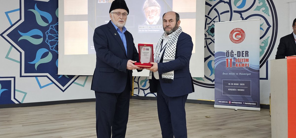 Eğitimde İstikamet  ve TEMEL ESASLARIMIZ
Muhittin Hamdi YILDIRIM
DİNBİRDER Genel Başkanı sunumlarını gerçekleştirdi.
