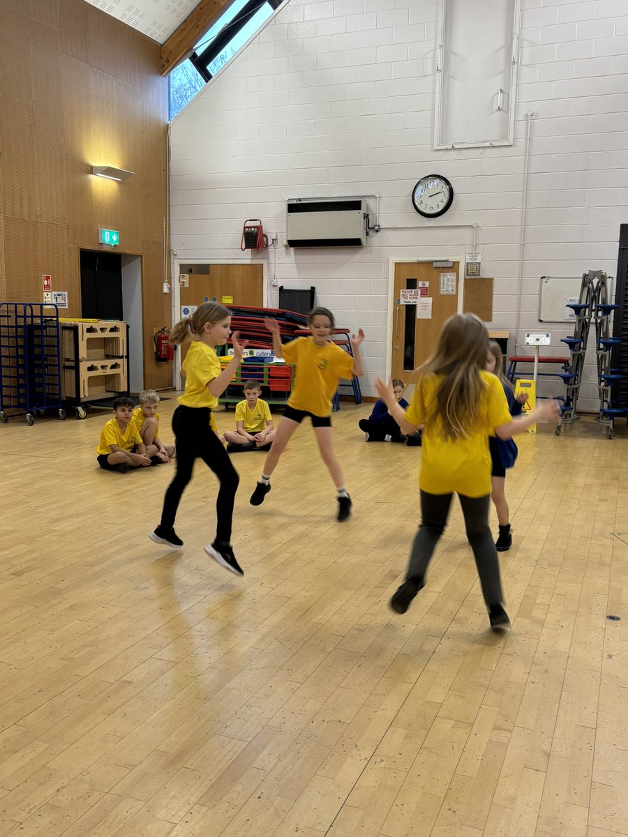 prestolee_1911's tweet photo. Year 5 have been loving their Bollywood dancing unit this half term! https://t.co/kBHUqvbB4v
