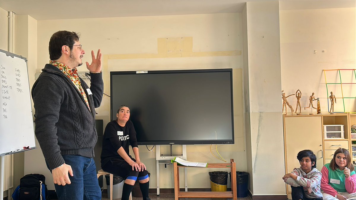 Escola Sagarra (@escolasagarra) on Twitter photo La setmana passada la Núria Martínez i en Josep Pedrals van venir al Sagarra a fer un taller de poesia: Poetitza't. Poesia a les aules. Un any més hem gaudit grans i petits!
<a href="/joseppedrals/">Josep Pedrals</a> La setmana passada la Núria Martínez i en Josep Pedrals van venir al Sagarra a fer un taller de poesia: Poetitza't. Poesia a les aules. Un any més hem gaudit grans i petits!
<a href="/joseppedrals/">Josep Pedrals</a>