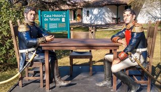 BelgranianaA's tweet photo. En días como el de hoy de 1814, se produce el relevo del general Manuel #Belgrano por el coronel José de #SanMartín, nombrado General en Jefe del Ejército Auxiliar del #Peru, cuyo encuentro se produjo en la posta de #Algarrobo más conocida como #Yatasto
#Historia #Argentina https://t.co/yIJ4hdwsv8