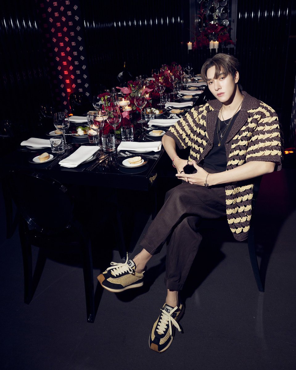 mintmag_th's tweet photo. หล่อแบบไม่มีเหนื่อย! ส่งความสดใสของหนุ่ม ‘นานิ’ ขณะร่วม After Party หลังรับชมโชว์  Dolce&amp;Gabbana Men's Fall Winter 2025 ด้วยลุคจากคอลเล็กชั่น Spring Summer 2025 พร้อมพบปะแฟน ๆ มากมายด้านหน้า💚

NANI X DGFW25

#NANIWithDGFW25
#hirunkit_
#DolceGabbana
#DGFW25
#MintNews https://t.co/WgCLUFuDrf