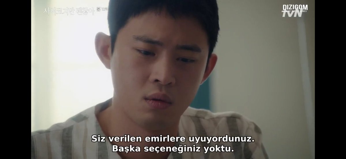 eyvahlarrolsun's tweet photo. ağladım😭 gerçekten bazı şeyler hayatımızı o kadar mahvediyor ki bu ahjussime çok üzüldüm🥹 ama sangtae’nin yardımına koşması çok tatlı bir hareketti  #ItsOkayToNotBeOkayEp12 https://t.co/nFsp1O4DL3