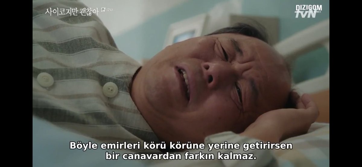 eyvahlarrolsun's tweet photo. ağladım😭 gerçekten bazı şeyler hayatımızı o kadar mahvediyor ki bu ahjussime çok üzüldüm🥹 ama sangtae’nin yardımına koşması çok tatlı bir hareketti  #ItsOkayToNotBeOkayEp12 https://t.co/nFsp1O4DL3