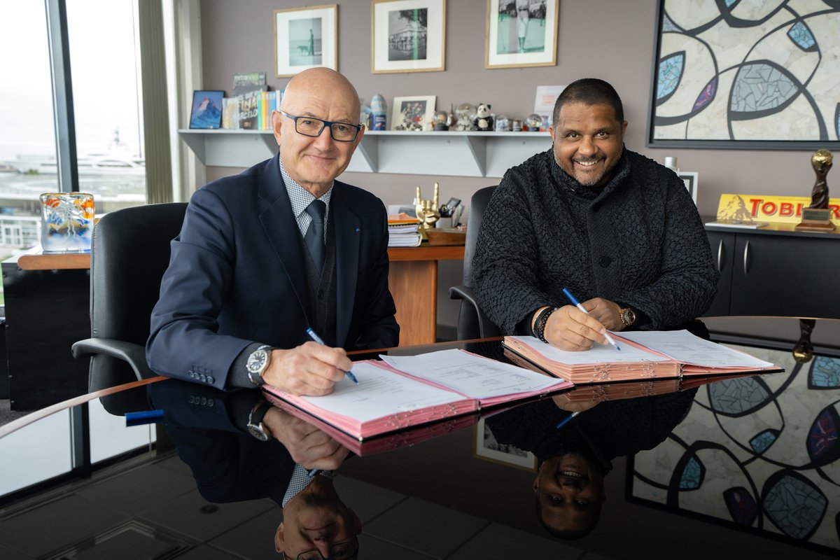 Palais des Festivals (@cannespalais) on Twitter photo 🎶 <a href="/midem/">MIDEM</a> : Prêts pour l’édition 2025 !
Le Palais des Festivals et des Congrès de Cannes, premier centre de congrès en France, et <a href="/LivenationFR/">Live Nation France</a>, leader de la production de spectacles en France, ont officialisé ce jour la co-réalisation de cet événement incontournable pour 🎶 <a href="/midem/">MIDEM</a> : Prêts pour l’édition 2025 !
Le Palais des Festivals et des Congrès de Cannes, premier centre de congrès en France, et <a href="/LivenationFR/">Live Nation France</a>, leader de la production de spectacles en France, ont officialisé ce jour la co-réalisation de cet événement incontournable pour