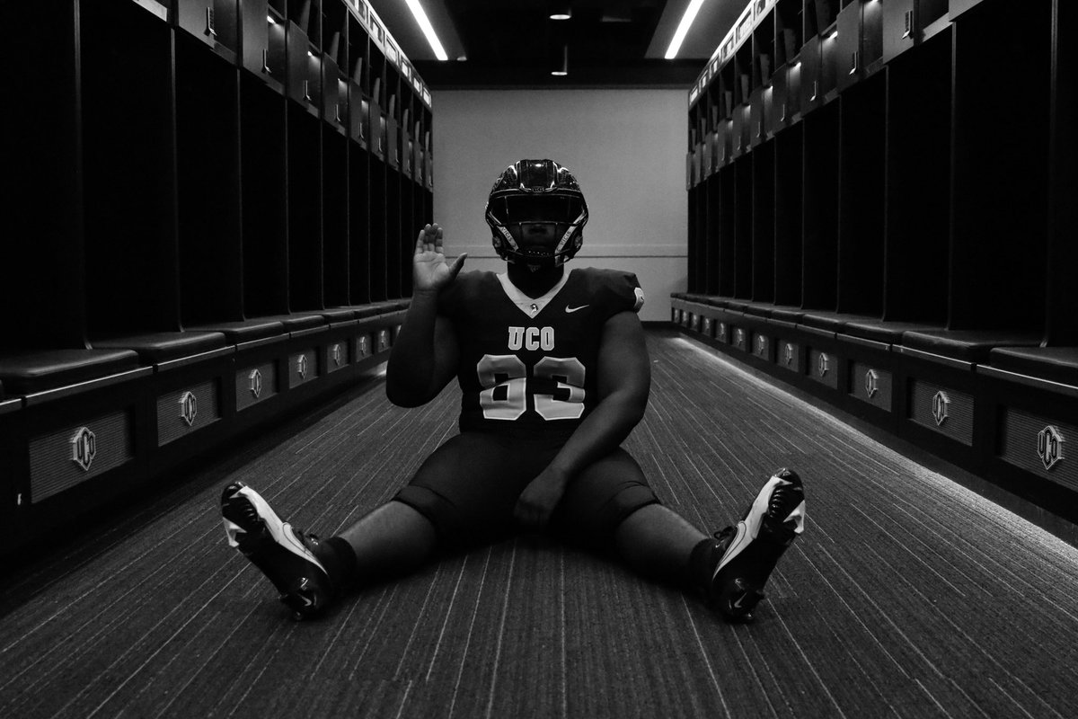 D_tasby13's tweet photo. I had a great official visit at @ucobronchofb !!!! Can’t wait to get to work in June #RollChos @JarrenHightower @CoachWhiteDB1 https://t.co/eqfCkWaIYo