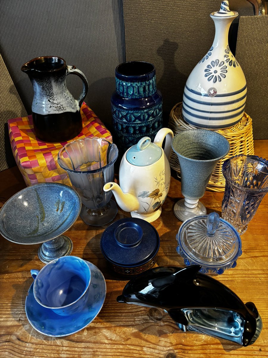 MillVintageUK's tweet photo. #bluemonday today so here’s some blue things in t’shop. Just follow the link in my bio for 20% off everything in January. #etsy #etsyshop #etsyvintage #vintage #antiques #januarysale #ceramics #glass #studiopottery #artdeco #midcenturymodern #mcm #germanpottery #poolepottery https://t.co/wwjIML02Yi
