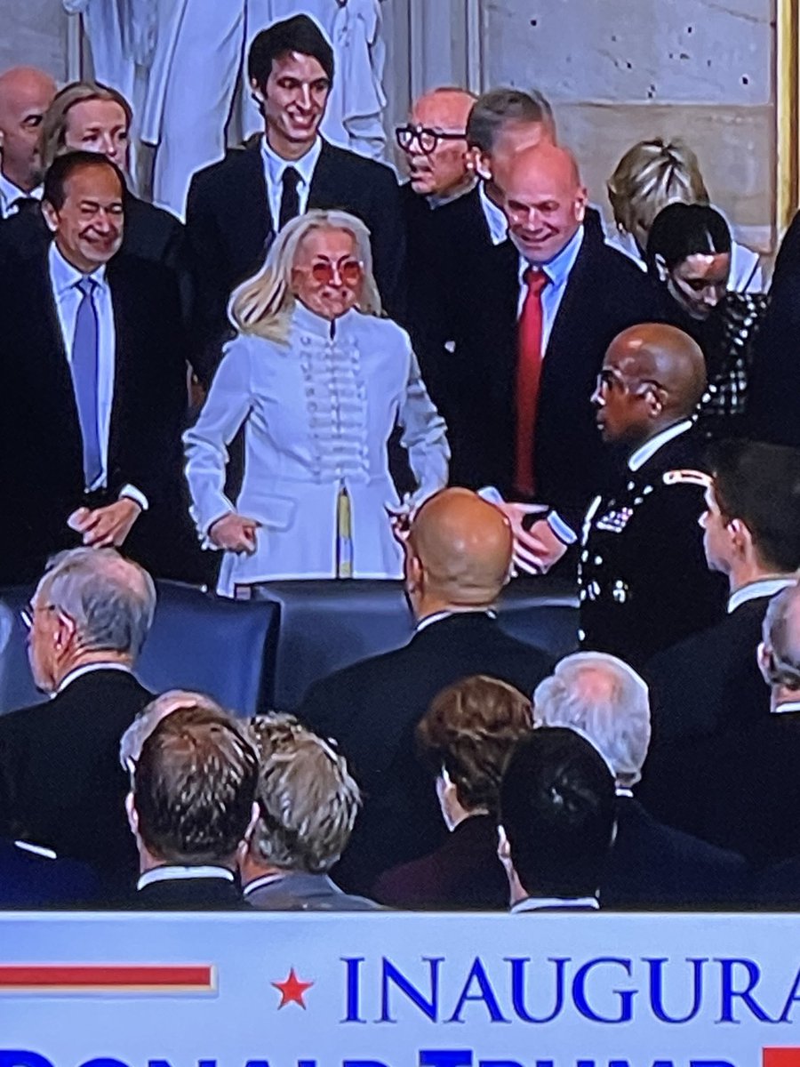 TeresaCrumpler's tweet image. #swiftiesfortrump