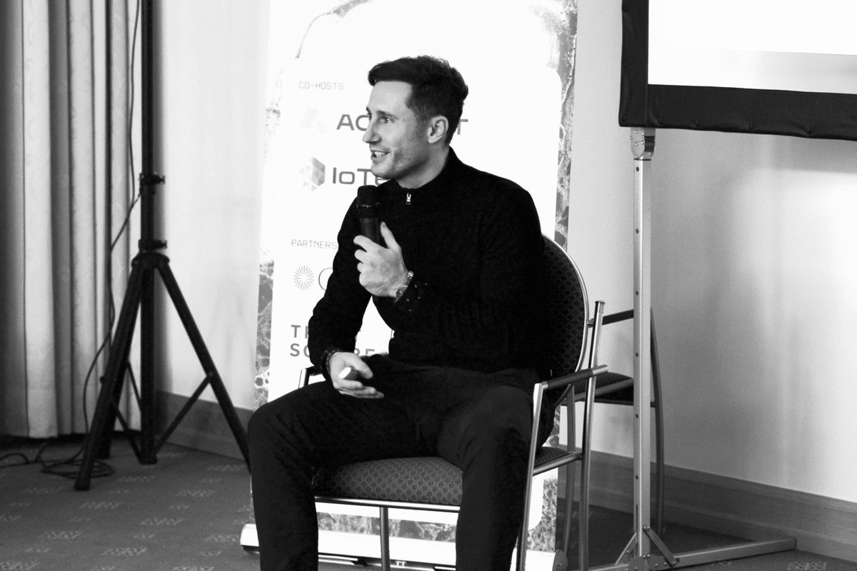 Mihai Grigore ๐ (@tech_metrics) on Twitter photo Most DePINs require "skin-in-the-game":
- Digital Resource Networks primarily use a Stake for Access token incentive model;
- Physical Resource Networks primarily use a Node-Purchase model.
Check my research w/ <a href="/KoschigRobert/">Robert Koschig</a> (<a href="/1kxnetwork/">1kx</a>) & <a href="/dylangbane/">Dylan Bane</a> (<a href="/MessariCrypto/">Messari</a>) below: Most DePINs require "skin-in-the-game":
- Digital Resource Networks primarily use a Stake for Access token incentive model;
- Physical Resource Networks primarily use a Node-Purchase model.
Check my research w/ <a href="/KoschigRobert/">Robert Koschig</a> (<a href="/1kxnetwork/">1kx</a>) & <a href="/dylangbane/">Dylan Bane</a> (<a href="/MessariCrypto/">Messari</a>) below: