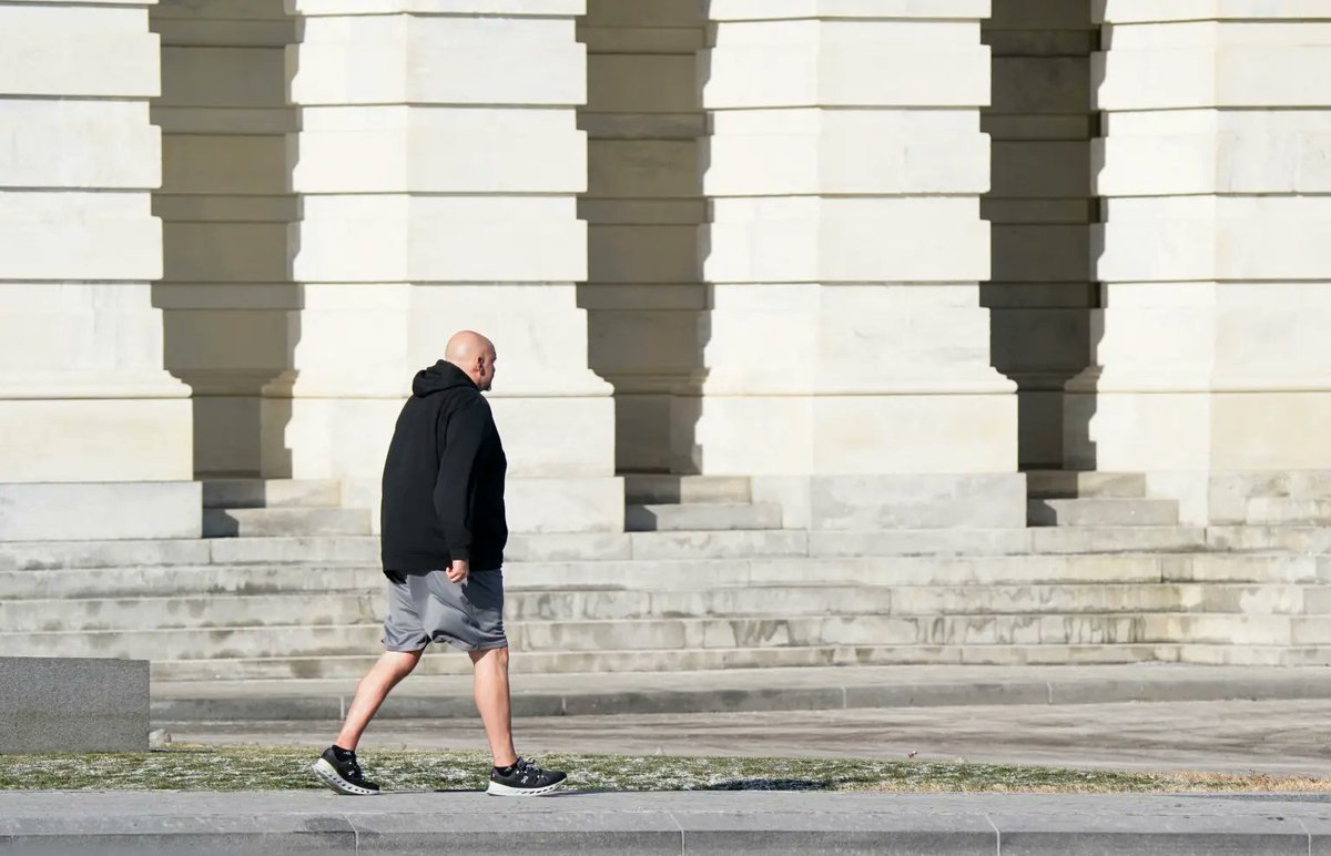 AFpost's tweet photo. Sen. John Fetterman shows up to Trump’s inauguration in hoodie and shorts despite “freezing temperatures.”
Follow: @AFpost https://t.co/ioBegxOhHR
