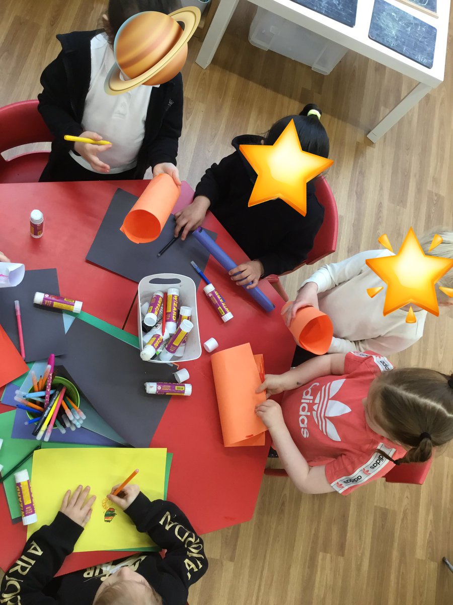 BentleyWestWS2's tweet image. The children have been making telescopes ready to see into the night sky! “We use them to see the stars and the planets” “they help us see them because it’s too far!” #BWreception #eyfs