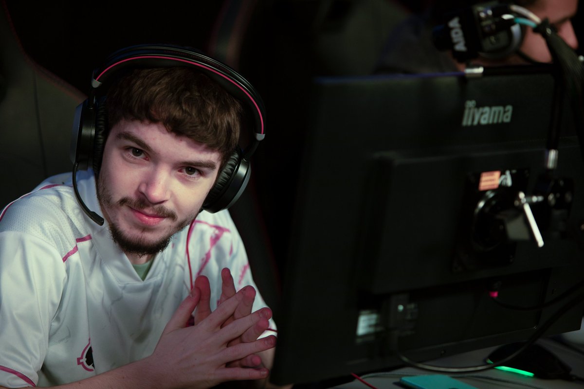 PabIoCasts's tweet image. @TheEsportHub champion and near MVP. @Cxllumm_7