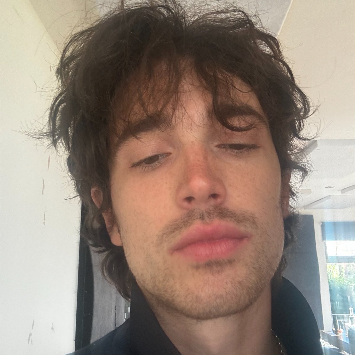 "My sister once told Julian Casablancas that our music is stadium-rock. I’ve never face-palmed so hard in my life… but it might be true."

<a href="/InhalerDublin/">Inhaler</a> frontman Eli Hewson takes on our Life &amp; Times questionnaire. It's a free edition:
thenewcue.substack.com/p/the-new-cue-…