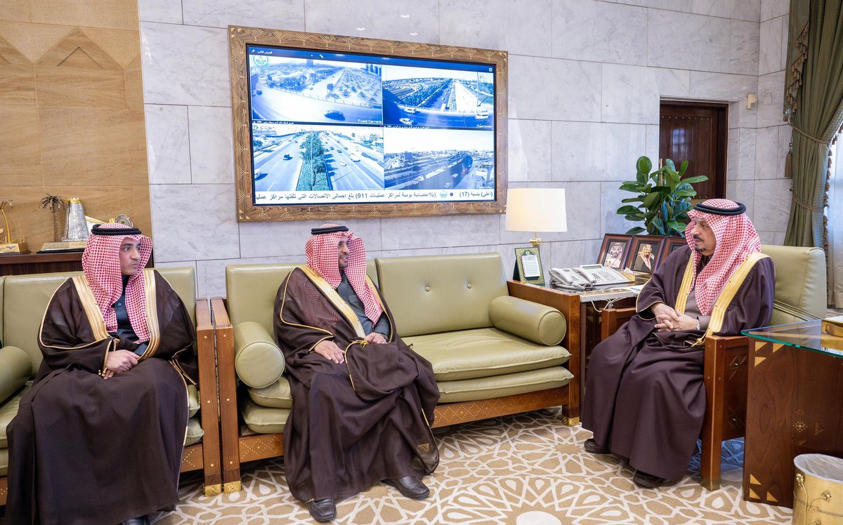 emara_alriyadh's tweet photo. سمو أمير منطقة #الرياض يطّلع على الإنجازات العلمية العالمية لطلبة التدريب التقني والمهني بالمنطقة.
https://t.co/XAwx6IXxjk

#إمارة_الرياض https://t.co/Jk7l8h4pJ5