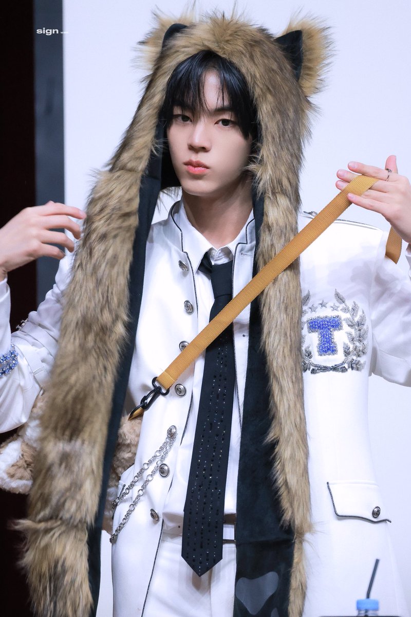 𝘀𝗶𝗴𝗻 tweet media