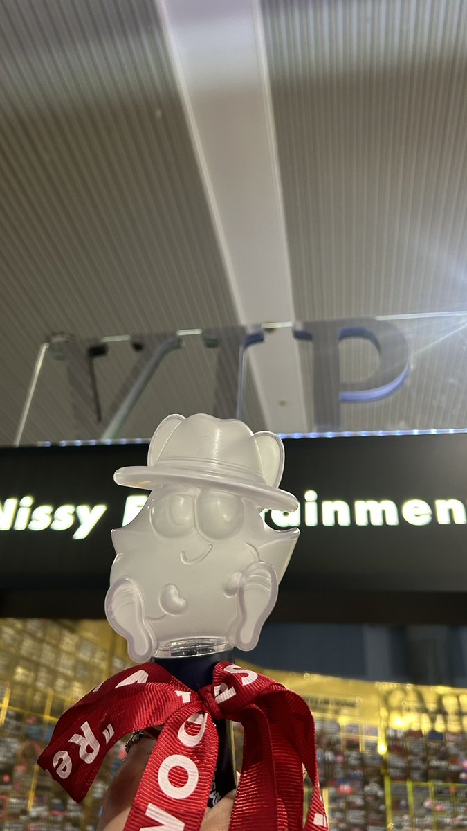 hey_____2_4's tweet photo. 贅沢すぎる景色を記憶に深く刻もうと臨んだVIP 、Nissyのお陰で某3曲目で腰が抜けるを初経験し断片的に記憶が飛んでるけど幸せすぎた…
なんと素敵な11年を頂いたのでしょう。運を積み重ねながらにっしーの叶えたい夢を陰ながら支える尊いファンであれるよう慎ましく生きる所存です
#Nissy_Re10th_大阪 https://t.co/vsTsEJ7hxe