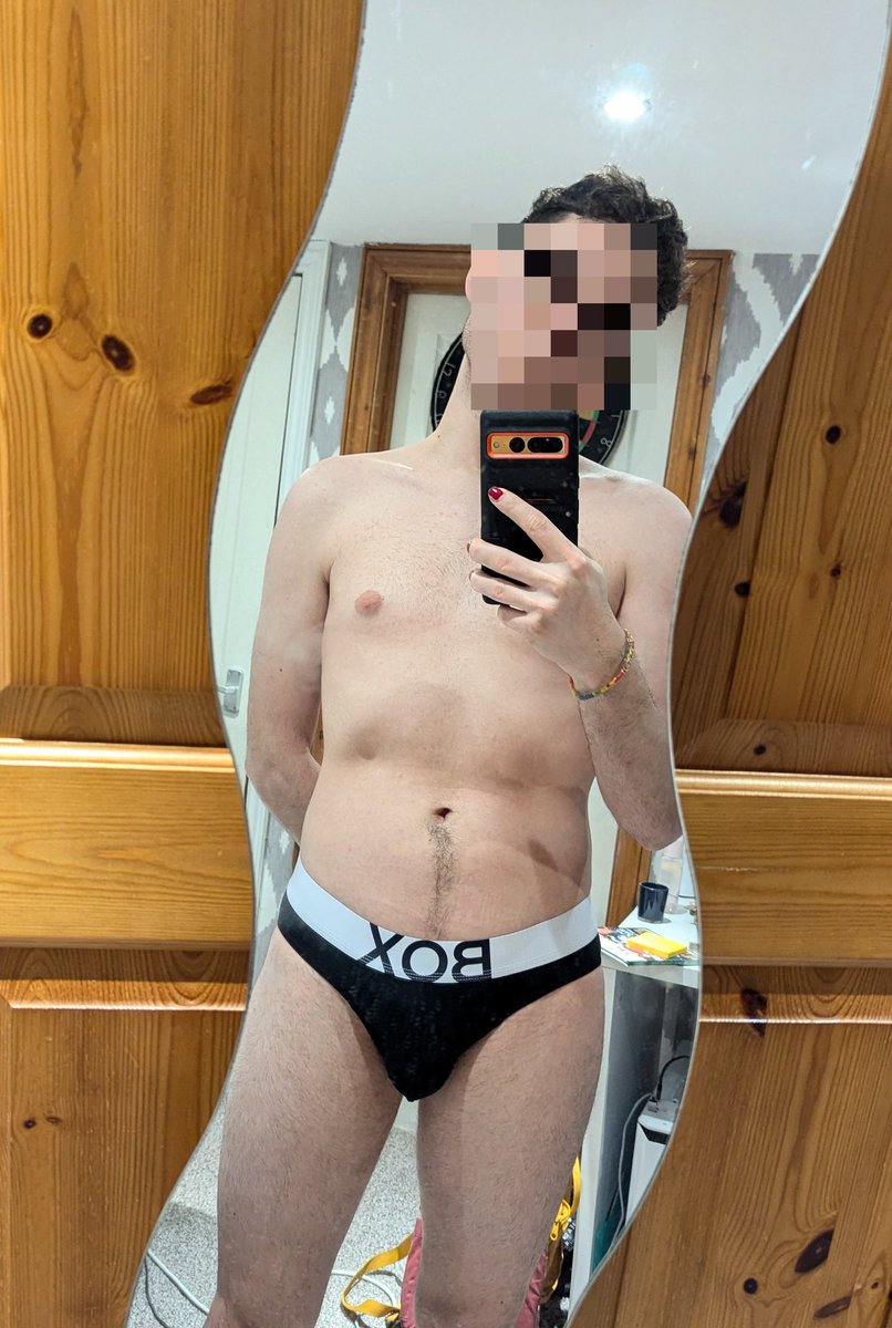 good afternoon to the gays in my phone