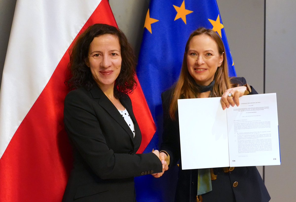 RoxanaMinzatu's tweet photo. To support children displaced by Russia’s military aggression, we announced a €116M fund today with Ministers Katarzyna Pełczyńska-Nałęcz &amp; @barbaraanowacka.

The fund includes €96M from ESF+ and €20M from Poland, helping integrate 🇺🇦 pupils into the 🇵🇱 school system. https://t.co/4dW2JaO5K0