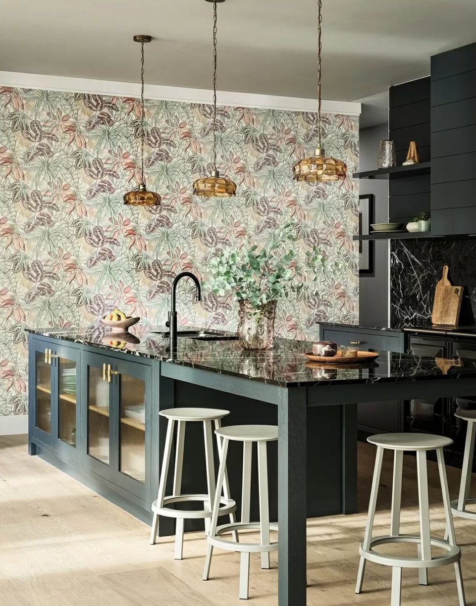 Curtaincraft's tweet image. The Hothouse outdoor fabric design from Osborne &amp;amp; Little is now recreated as a wallpaper – an all-over leafy design of favourite indoor plants.

Find out more about our bespoke soft furnishings at curtaincraft.co.uk or contractcurtains.co.uk

#leafdesign #wallpaper #home