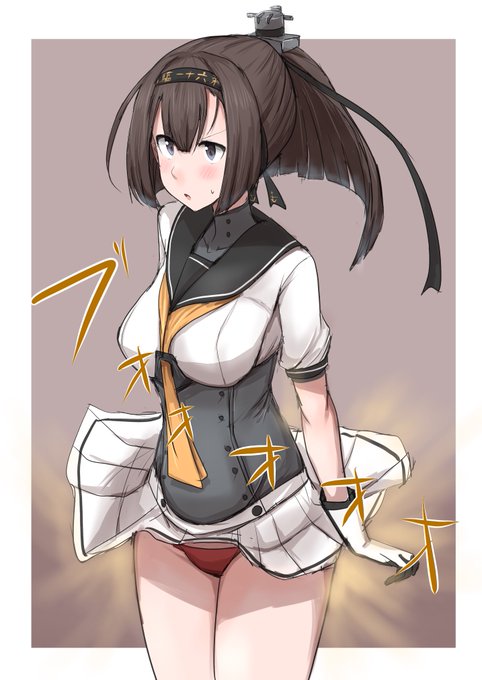 お題のスカートがめくられるくらいデカいおならをかます秋月ちゃんです。 