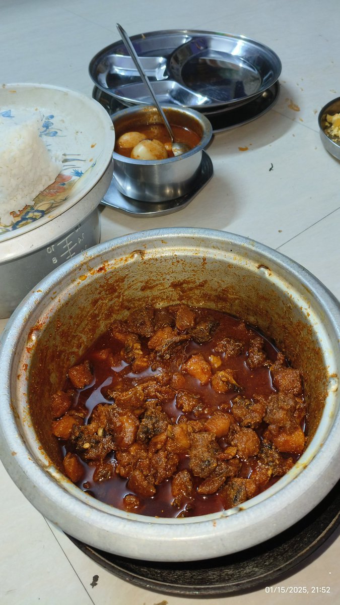 TheBaluu's tweet photo. సంక్రాంతికి ఇంటికెళ్ళినప్పుడు Chicken Pickle చేశా 😇😍
రుచి భలే వచ్చింది అన్నారు...🤗#ChickenPickle
#BaluCooks https://t.co/fjTZIUiThD