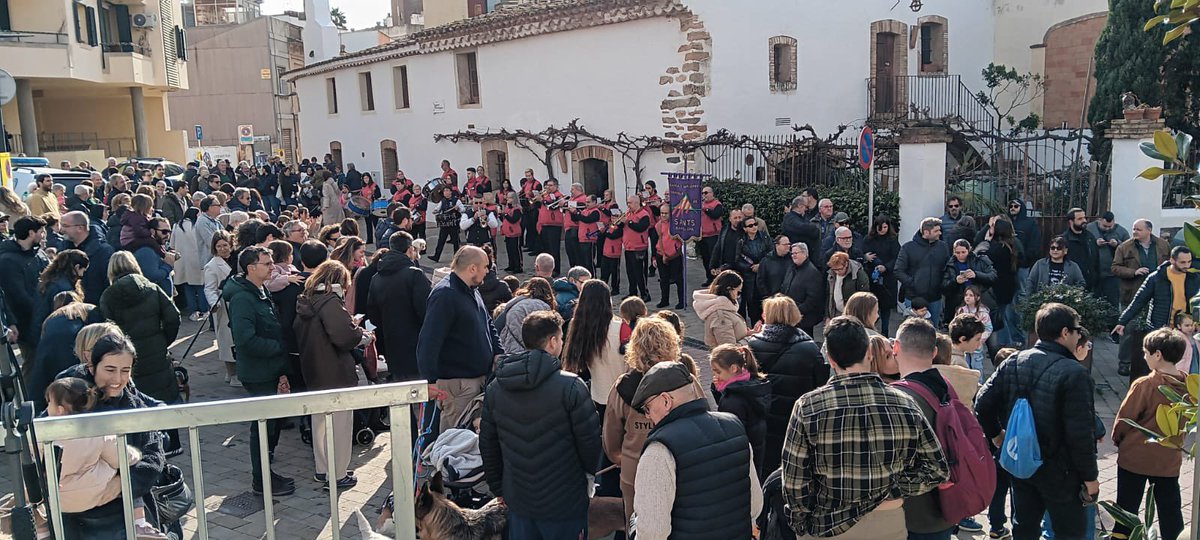 Els Tres Tombs de Sant Just!
 La festa va incloure la benedicció d’animals i la tradicional cavalcada pels carrers del municipi.
<a href="/joanbasaganyas/">Joan Basagañas</a> <a href="/IdDarder/">Isabel Darder</a> <a href="/AndreuCollantes/">antonio collantes andreu</a> <a href="/ginapol/">Gina Pol Borràs</a> <a href="/jmrane/">Josep Maria Rañé</a>