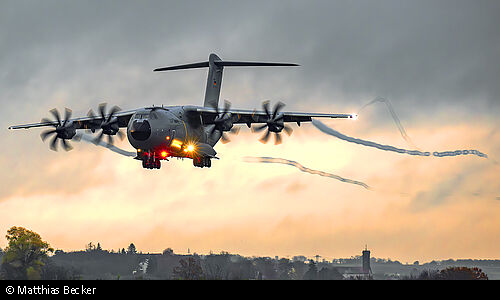 AboveEDXW's tweet photo. #GAF116: German Air Force (#Airbus Military A400M • 54+37)
5.1 km out at 30975 ft - heading N with 839.7 km/h.
https://t.co/vFgELtpuJS
0714 • 13:12:54
#GWT #EDXW #adsb https://t.co/CeJBCHq8mR