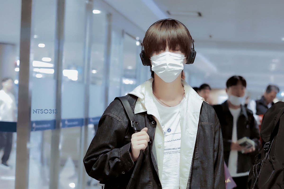NTS0313's tweet photo. 240422 ICN

#BEOMGYU  #범규 #TXT https://t.co/mMTl9YtKp9