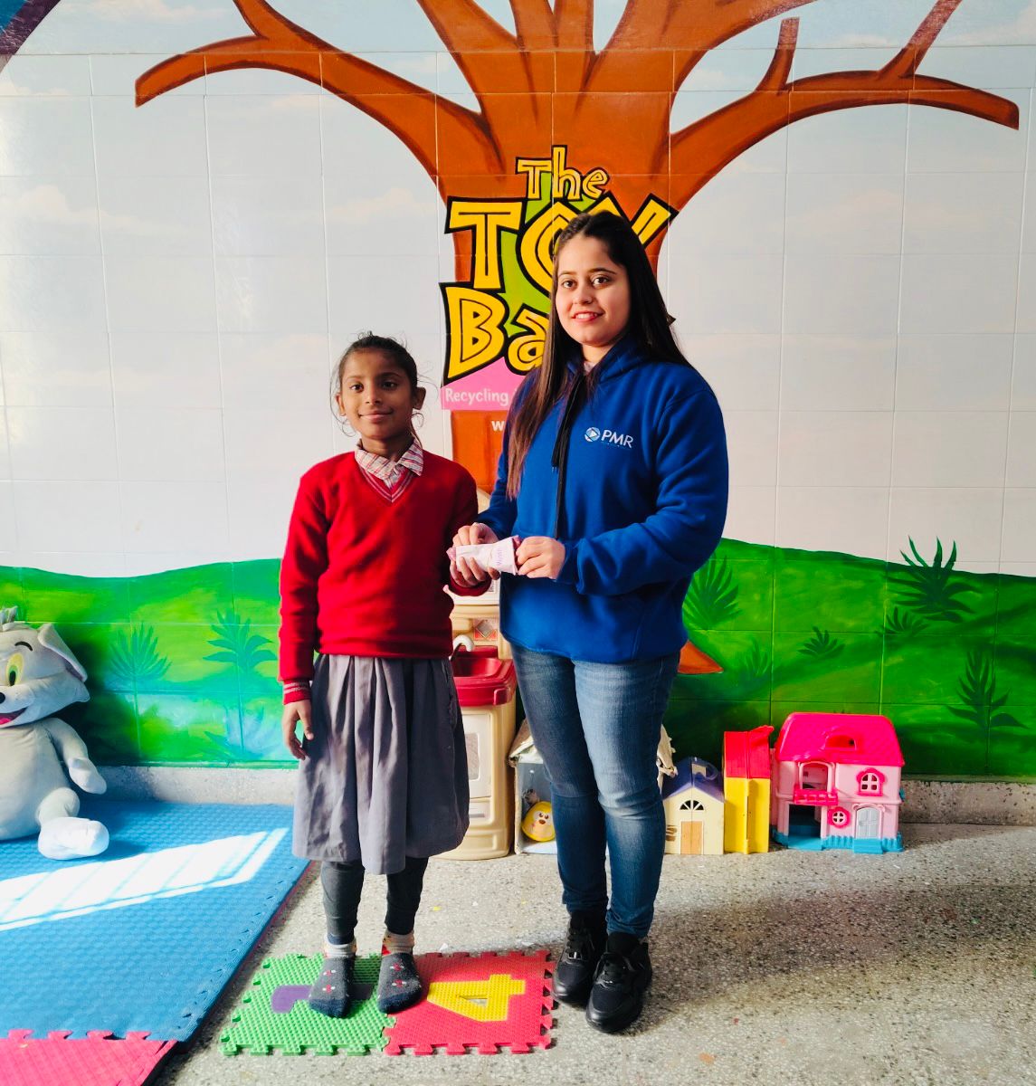 TheToyBank's tweet photo. Free spectacles were provided to primary grade students at MCD Co-ed Primary School in #Delhi. Many students were found to have refractive errors that could hinder their ability to see clearly.

This initiative was made possible with the support of PM Relocations Pvt Ltd. https://t.co/CG5n4rubvl