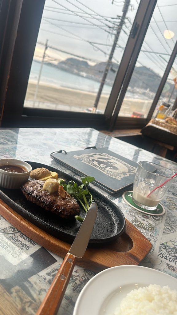 kd_ks18's tweet photo. 大好きな江ノ島鎌倉へ行ってきました！
ずっと好きな場所　
#由比ヶ浜 https://t.co/Cuqso69vc2