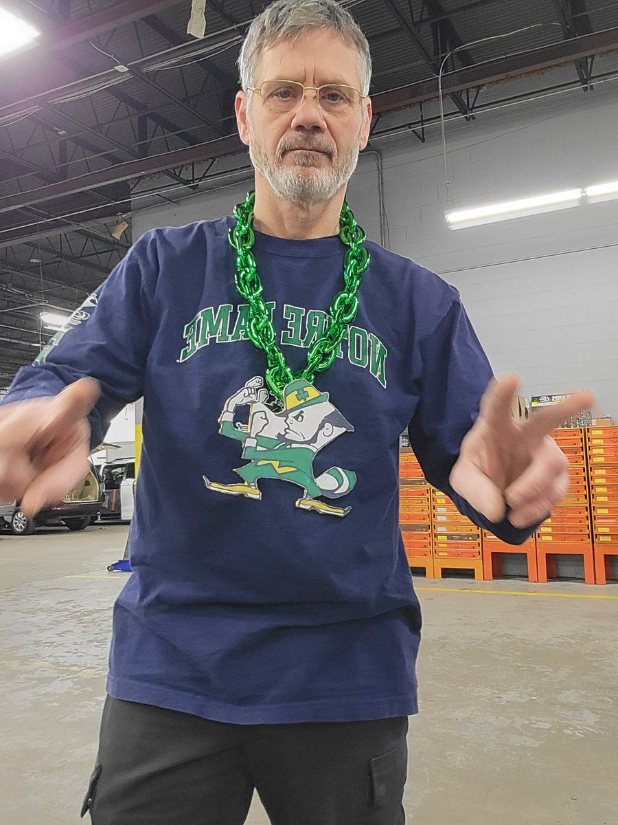 Donkeller12's tweet photo. Go! Irish🍀 https://t.co/7V8JnZNPIx