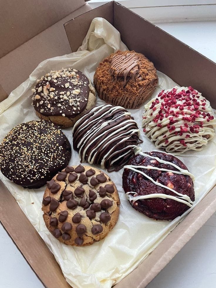 Bom dia, sapinhos! Só passando para avisar que já estamos abertos e esperando ansiosos pelo seu pedido! 

/Entrega um cookie para cada um que passa na timeline.

- 🫧