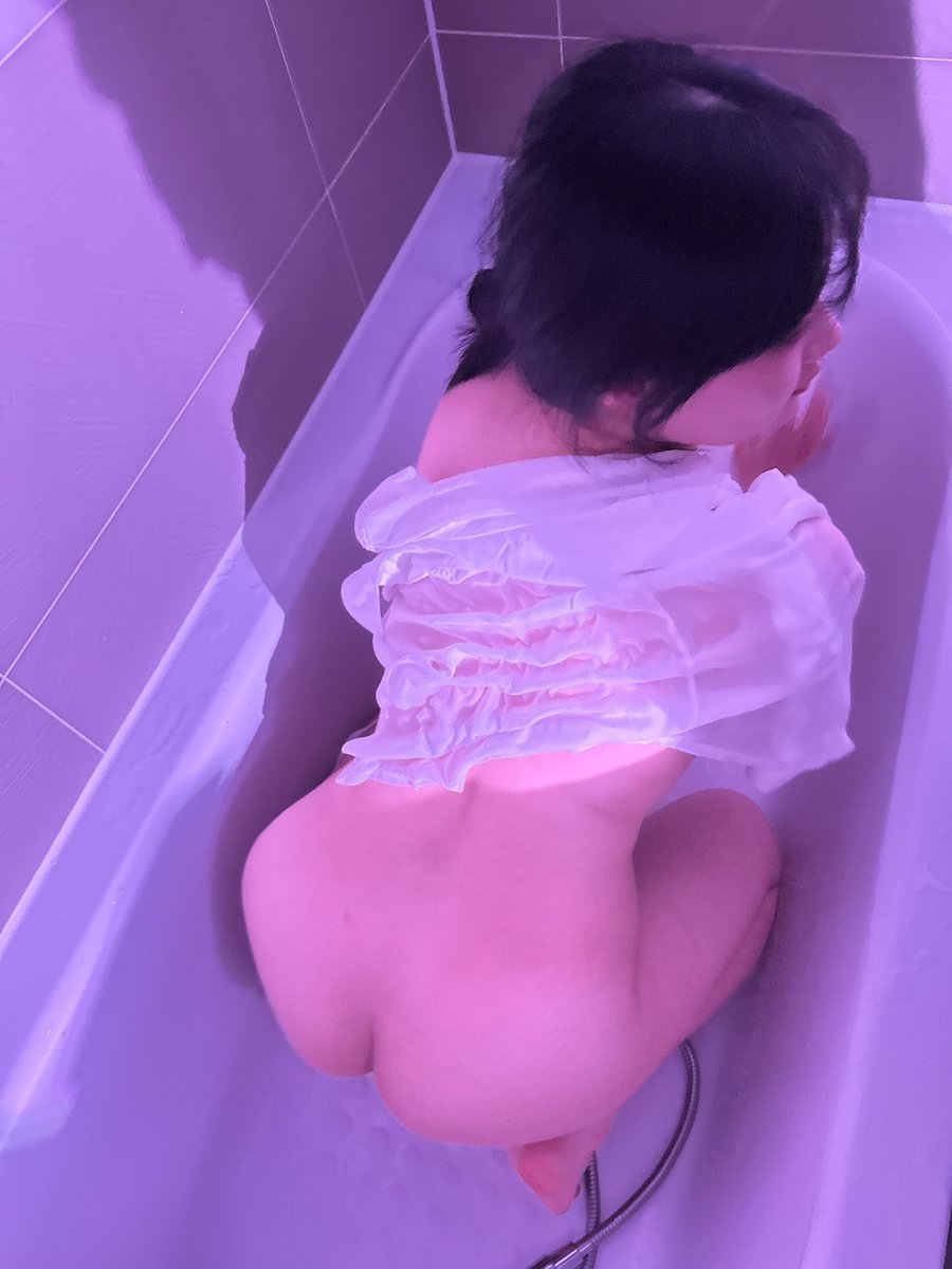 It's free, so come and see me

onlyfans.com/roha2002