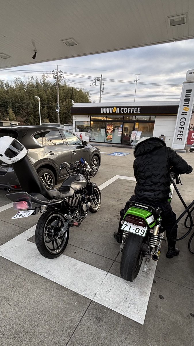 528451's tweet image. 黒フレームになりましたよシルバーの方が良かったかも