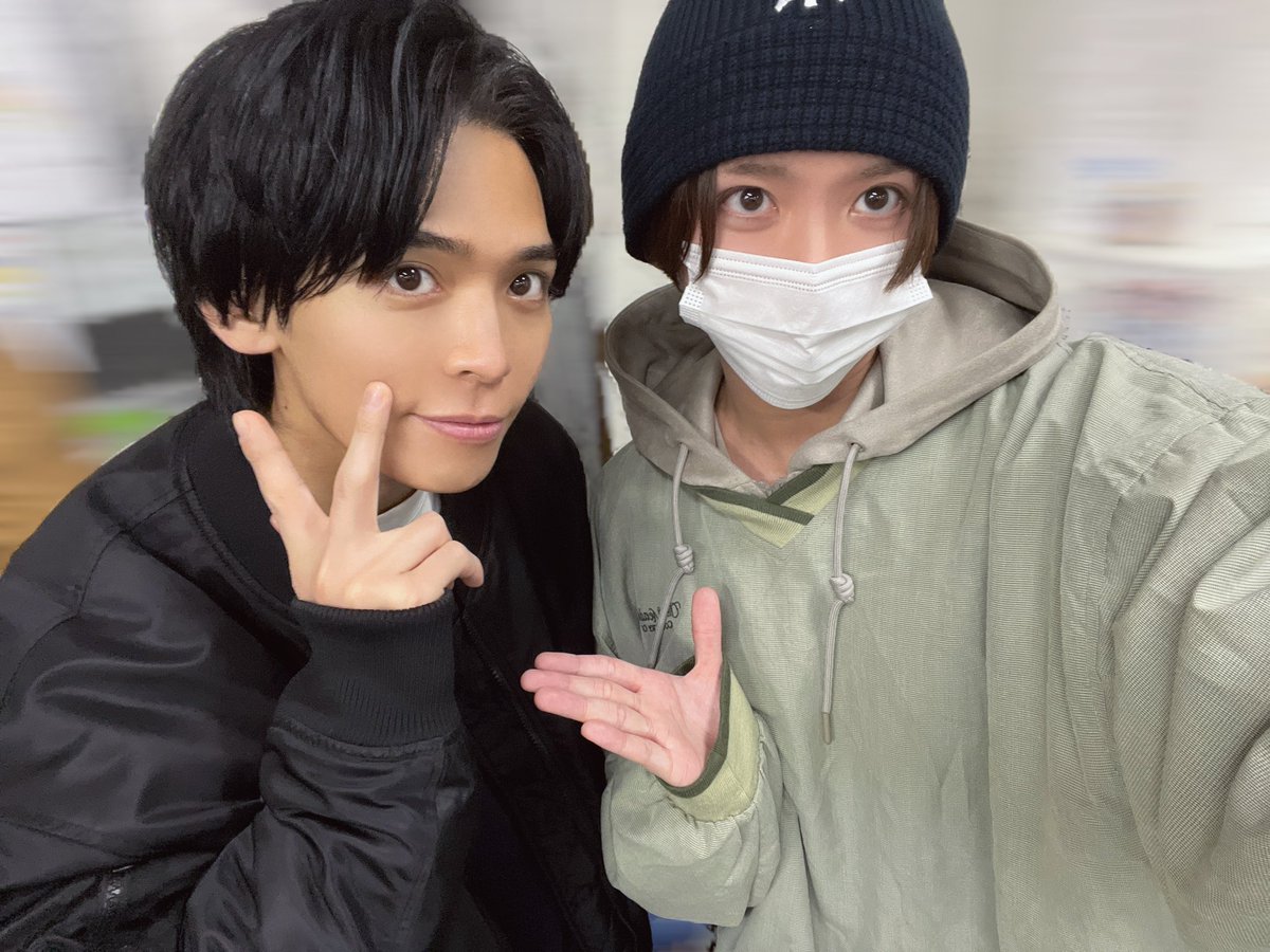 Yota_Suzuki_'s tweet photo. #レタステ
稽古でした！
今日はダンスの固め稽古！
今回のレタステ…！
しっかり踊らせていただいてます🕺

集中稽古に入り、益々本番に向けて気合が入ってます！
残り一週間！頑張るぞ💪😤

今日は誕生日の隆くんと！
いつも変な絡みを仕掛けても優しく受け流してくれます！
おめでとう御座います🥳 https://t.co/F6H9K0op81