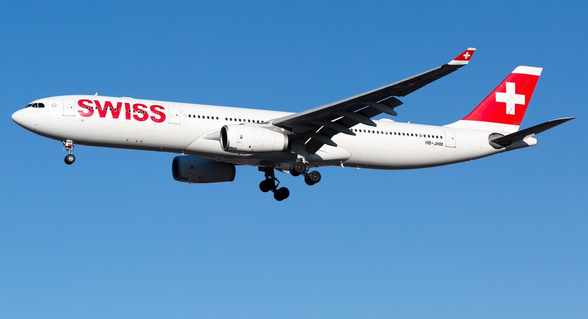 Turbinetraveler's tweet photo. Passengers onboard Swiss Airbus A330-343 (HB-JHM) flight #LX66/ #SWR66 from Zurich will not be landing at Miami International Airport as scheduled.
A330 has made a U-Turn ↪️ over the Atlantic ocean, currently returning to Zurich(ZRH).
The reason is unknown. https://t.co/K88klf7gIT