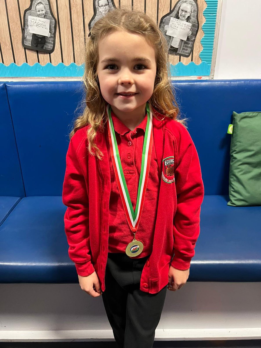 #DosbMariJones Llwyddiant y tu allan i’r ysgol. Da iawn t! 💃🏼 / Success outside of school. Well done! #Llwyddiantygc