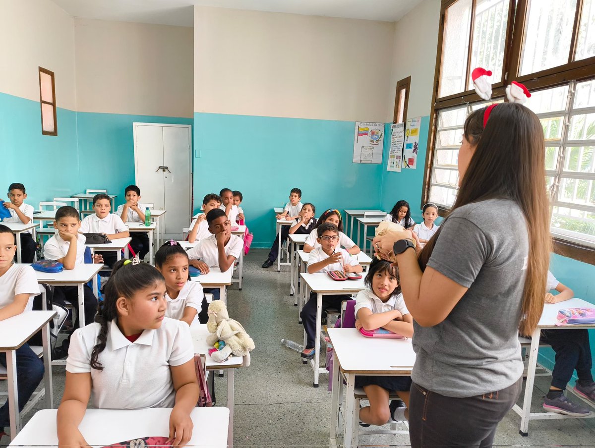 Museo de Ciencias 🦠 (@museo_ciencias) on Twitter photo El programa educativo “El Museo va a la escuela” de la <a href="/fundacionmuseos/">Fundación Museos Nacionales FMN</a> , es un proyecto que recoge la idea de enseñar a los niños y jóvenes la cualidad de los Museos venezolanos🏛️, cómo inculcar el sentido de identidad por nuestro patrimonio cultural 🇻🇪✨ El programa educativo “El Museo va a la escuela” de la <a href="/fundacionmuseos/">Fundación Museos Nacionales FMN</a> , es un proyecto que recoge la idea de enseñar a los niños y jóvenes la cualidad de los Museos venezolanos🏛️, cómo inculcar el sentido de identidad por nuestro patrimonio cultural 🇻🇪✨