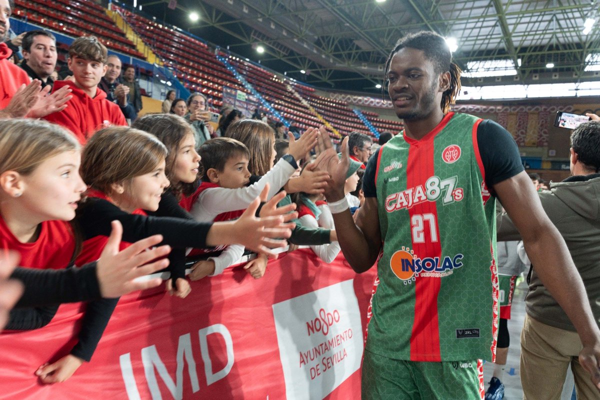 👦👧 𝗘𝗹 𝗽𝗮𝗿𝗾𝘂𝗲𝘁 𝗱𝗲 𝗦𝗮𝗻 𝗣𝗮𝗯𝗹𝗼 𝘁𝗮𝗺𝗯𝗶𝗲́𝗻 𝗲𝘀 𝗽𝗮𝗿𝗮 𝗹𝗼𝘀 𝗽𝗲𝗾𝘂𝗲𝘀

Ayer chicos y chicas del alevín del <a href="/CBSajuma/">Club Baloncesto Sajuma</a> disfrutaron del partido. 

🏀 ¿Quieres que venga tu equipo? Esperamos tu propuesta en administracion@caja87baloncesto.es 

<a href="/IMDSevilla/">IMD Sevilla</a>