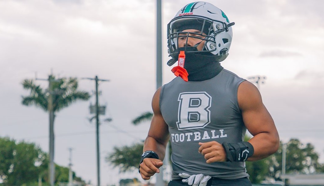 Miami-Dade, Broward Is Home To Elite Long Snappers. larryblustein.com/news/south-flo…
<a href="/SnapHoldenKick/">Holden Harkins</a> <a href="/CoachHarriott/">Roger Harriott</a> <a href="/CoachCrissy13/">Mike Crissy</a> <a href="/CharlieBecker56/">Charlie Becker</a> <a href="/PeteMonzon/">Pete Monzon</a> <a href="/stbathletics_/">St. Brendan High Athletics</a> <a href="/CharlieVolpe5/">Charlie Volpe</a> <a href="/J_Silverstein07/">Joshua Silverstein</a> <a href="/ahspatfootball/">American Heritage Football</a> @D2DPerformance <a href="/evanmickow/">Evan Mickow</a> <a href="/BMac93WB/">Brian McCartney</a>