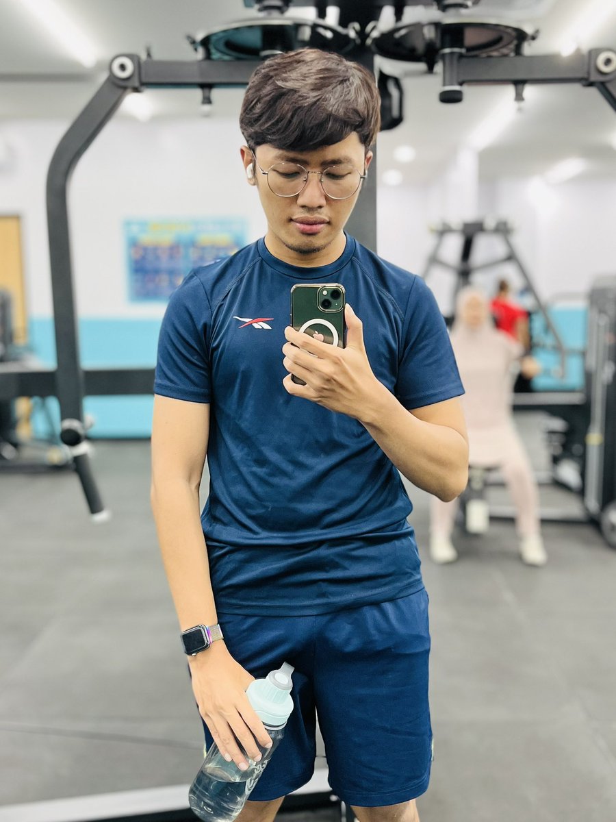 January 2024         January 2025
58 KG                       64 KG

Butuh setahun ternyata buat naik 6KG wkwkwkwk xD