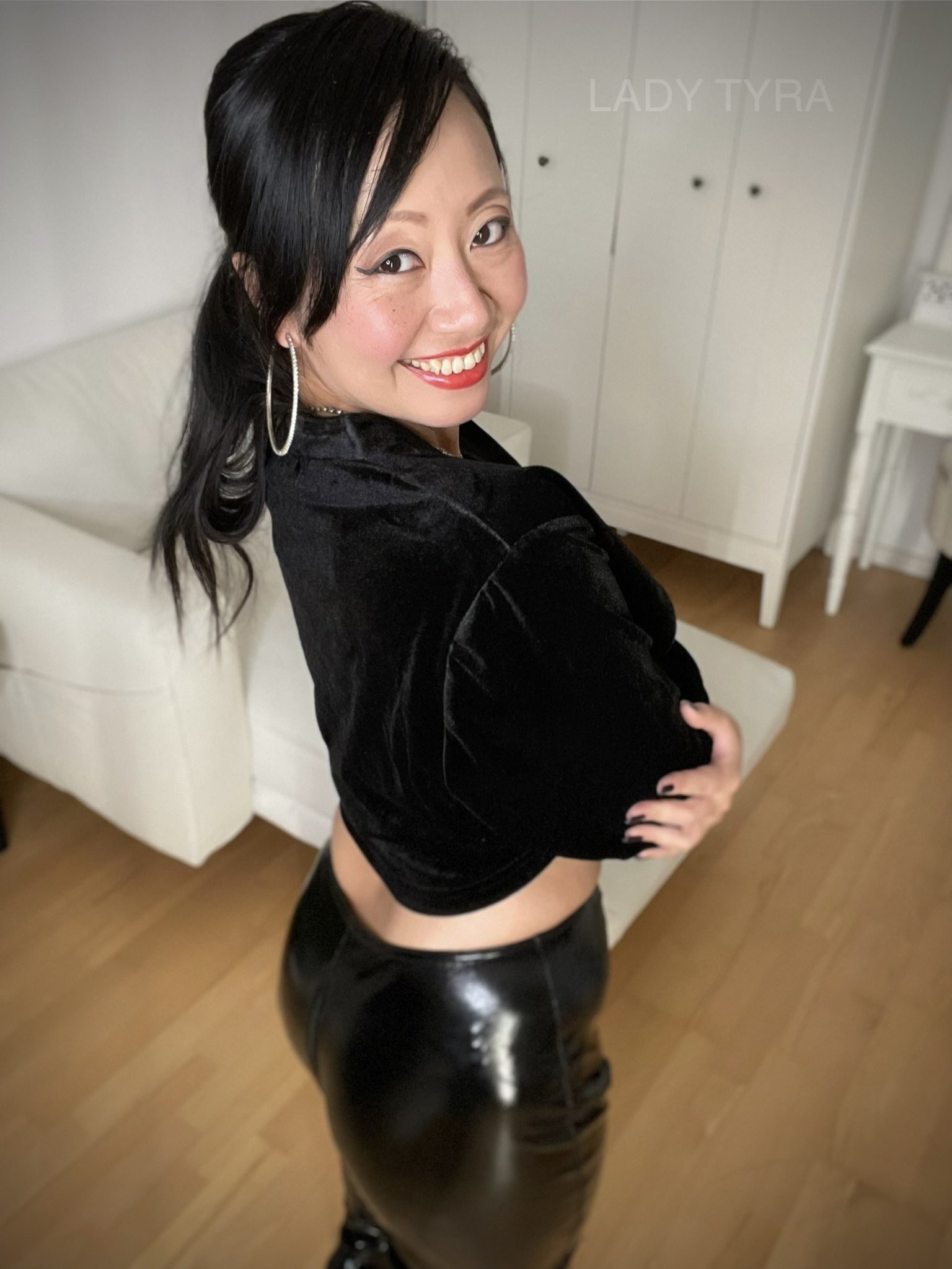 Einen schönen Wochenstart wünsche ich euch 👸🏻 https://t.co/PmJX89FYEC https://t.co/0D37jMTicy