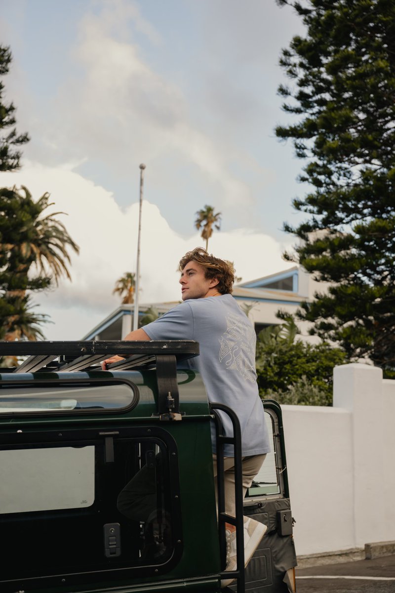 deetzblom's tweet photo. Nature loves courage 🪽

📷 - @robintimmie
👕 - @hangeleven
🌐 - @icegenetics

#photoshoot #photography #capetown #model #fashion #mensfashion #fashionphotography #lifestyle #summer #spring #beach #travel #mountain #cinematic https://t.co/o8QHXHz8K6