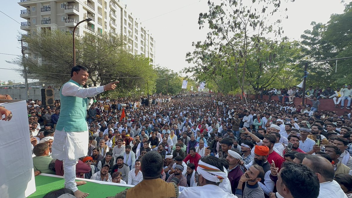 _DP_Dhakad's tweet photo. बारा( राजस्थान) में पप्पू धाकड़ को न्याय दिलाने के लिए धाकड़ समाज ने भरी हुंकार… https://t.co/G5shKnXW5K