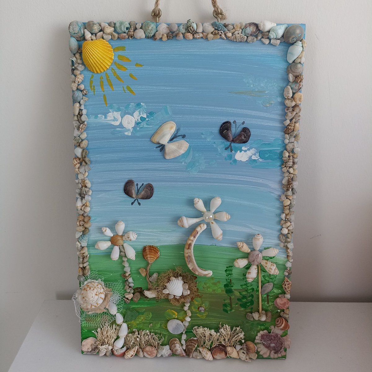Ekateri74082035's tweet photo. Handmade seashell decor capturing the beauty of nature – sunny skies, butterflies, and blooming flowers. A perfect touch of coastal charm for your home!
Welcome to our shop 👇
https://t.co/bBFM6a53qg
#SeashellArt #HandmadeDecor #CoastalVibes #BeachInspired #NatureLovers https://t.co/ke6qkefR3x