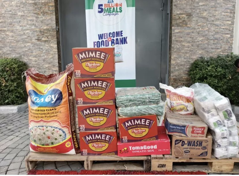 InnerCityHQ's tweet photo. A big THANK YOU to Sister Susan Onyedikachi for donating food items to our Food Bank on her birthday! 🎉🥣 Your kindness ensures kids in #InnerCityMission schools have meals this term.
💛 Join the Mission:
✔ Give at https://t.co/pIzL05SqxH
#EndChildHunger #SchoolMealsProgram https://t.co/Lk0x7F2W1B
