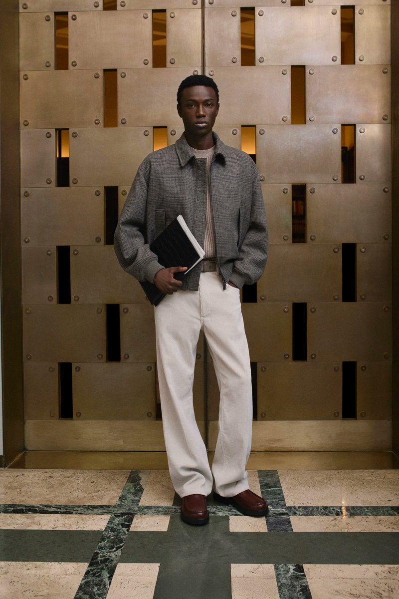 XFashion's tweet photo. Made in Italy @Tods 
Tod’s Fall 2025 Menswear
via @voguemagazine https://t.co/jFYS8VdNRy https://t.co/quhL9etJWM